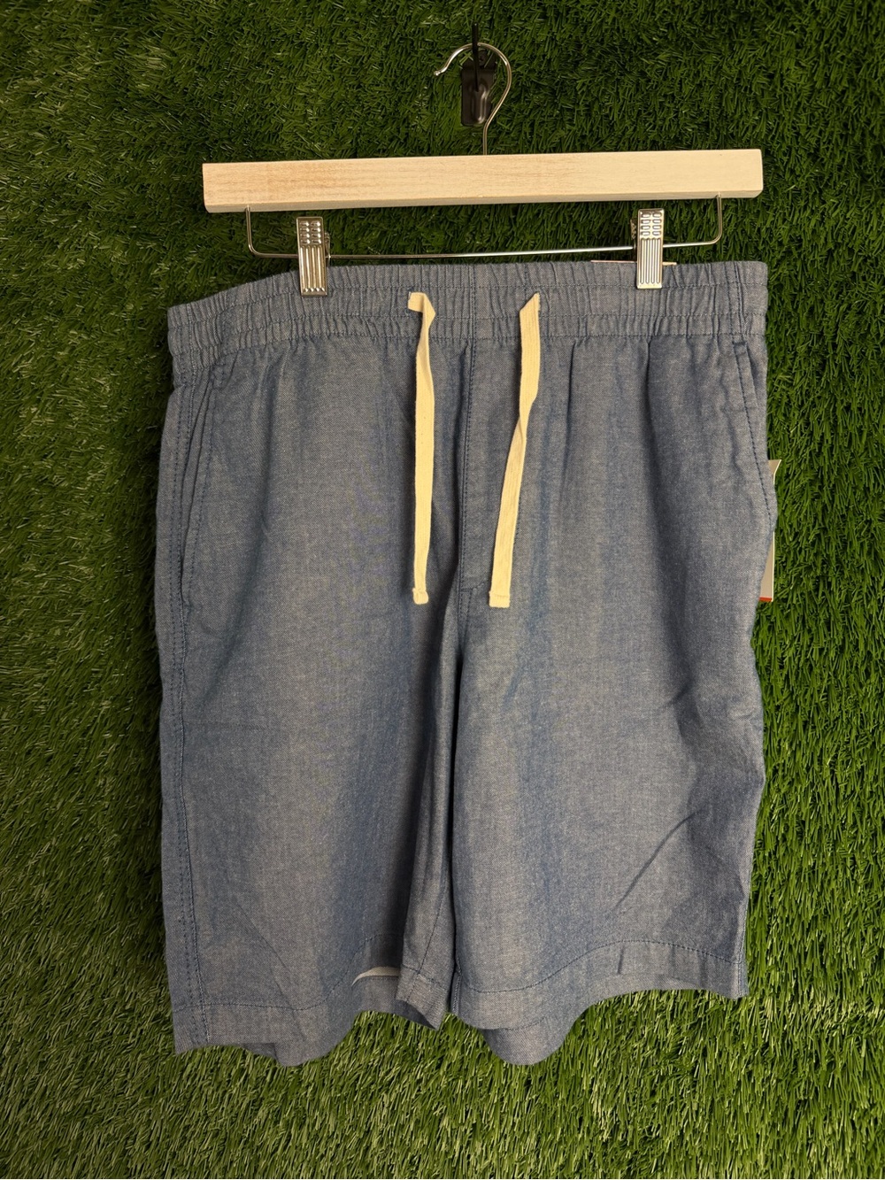 Old Navy Chambray-Look Drawstring Athletic Shorts in Blue with Cream Cord